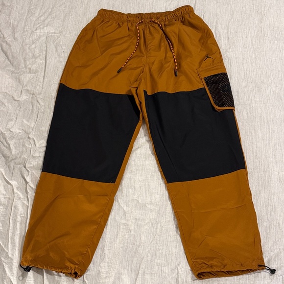 Men’s Jordan Jumpman Utility Cargo Pants - Picture 1 of 4